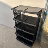 Scaffali di plastica