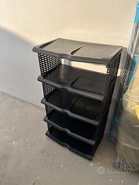 Scaffali di plastica