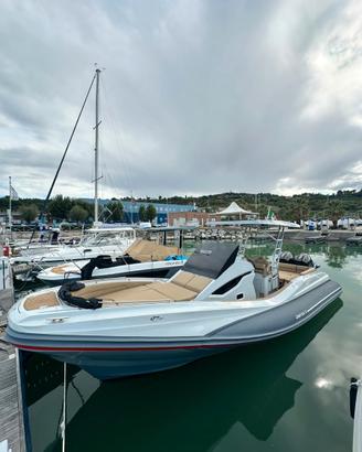 ZAR 95 Sport Luxury con 2 x 300 Hp Mercury