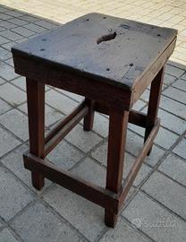 Sgabello antico 