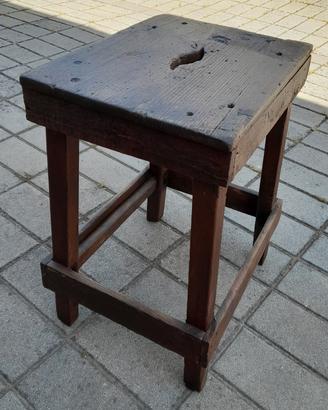 Sgabello antico 
