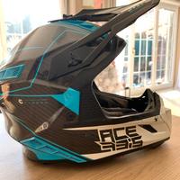 Casco Downhill in carbonio