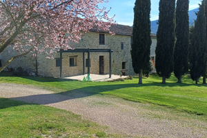 Casale in Umbria uscita e45 Gubbio