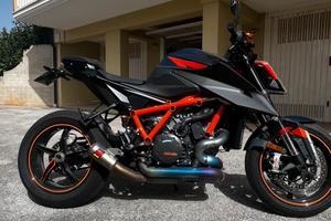 Ktm 1290 super duke r