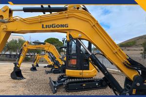 NOLEGGIO ESCAVATORI COMPATTI DA 35 A 50 QLI