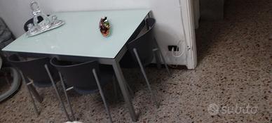 tavolo in vetro molto pesante 