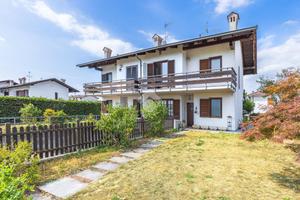 PORZIONE DI BIFAMILIARE A IVREA