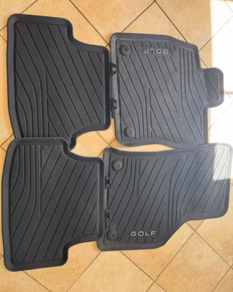 Serie tappetini in gomma VW GOLF 8