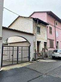 Immobile in asta di 101 m² con 4 locali a Basaluzz