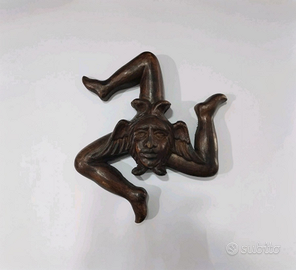 Trinacria in legno scuro NUOVA (20 cm) . Unico blo
