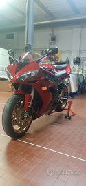 Yamaha YZF-R1 Rosso-lavared