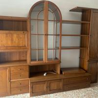 Mobile libreria con vetrina e spazio per TV