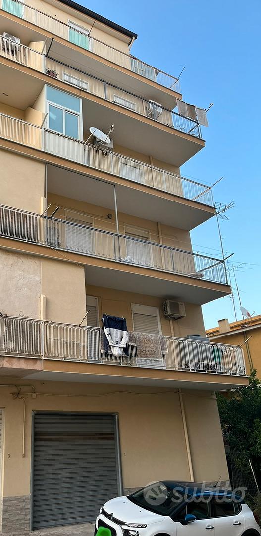 2 IMMOBILI Appartamento 110 mq + garage di 90 mq Appartamenti In