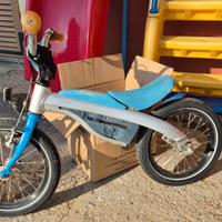 bicicletta bimbo con e senza pedali desainer BMW
