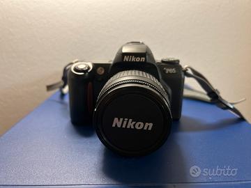 Nikon F65 con obiettivo 28-80
