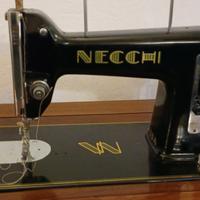 Macchina da cucire Necchi primi 900