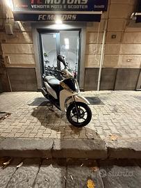 Honda SH 300 - 2015 sport