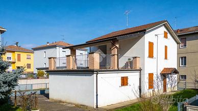 CASA INDIPENDENTE A MEDESANO