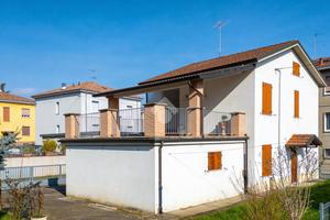 CASA INDIPENDENTE A MEDESANO