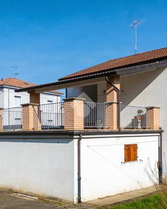 CASA INDIPENDENTE A MEDESANO