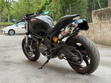 Ducati monster 696