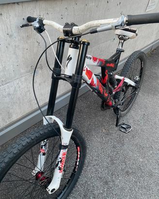 Bici downhill