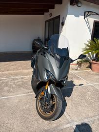 Tmax 560 Tech Max