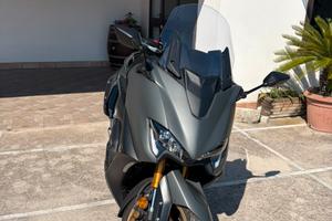Tmax 560 Tech Max