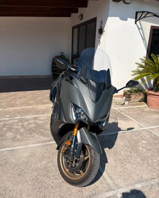 Tmax 560 Tech Max
