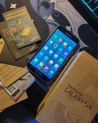 Samsung Galaxy S5 con scatola