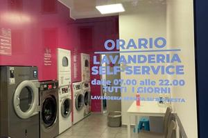 Lavanderia self-service a gettoni