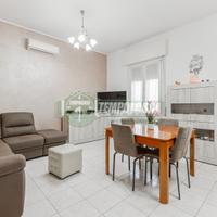 VILLA BIFAMILIARE IN CENTRO RODANO