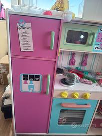 Cucina giocattolo in legno