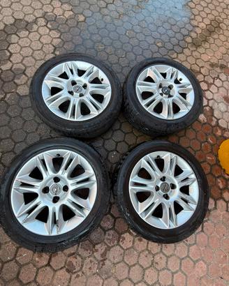 Copertoni opel corsa 2011