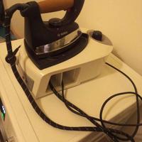 FERRO DA STIRO BOSCH CON CALDAIA 80 €