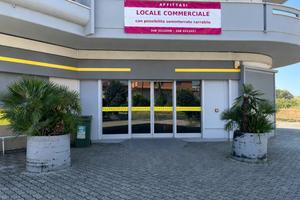 400mq ampio parch-fronte strada a 5 km dall'A14