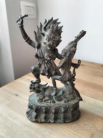 statua raffigurante Yama Dharmaraja