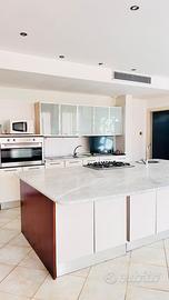 Splendida cucina con isola - occasion imperdibil