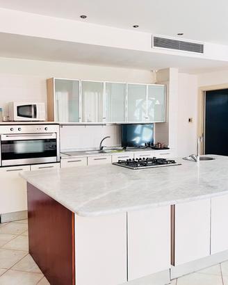 Splendida cucina con isola - occasion imperdibil