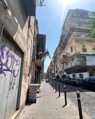 LABORATORIO A NAPOLI