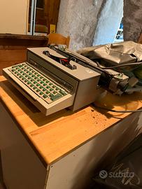Macchina da scrivere Olivetti Praxis 48