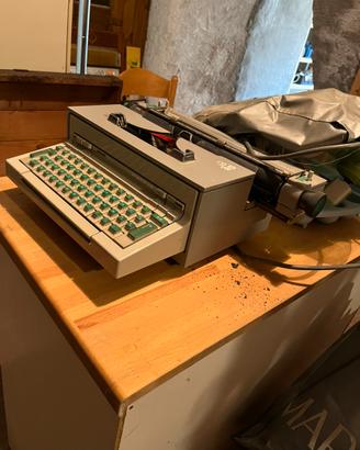 Macchina da scrivere Olivetti Praxis 48