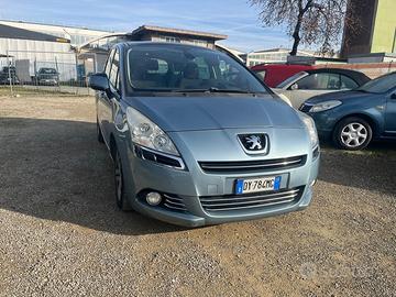Peugeot 5008 2.0 HDI 110CV Féline