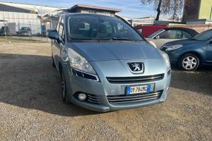 Peugeot 5008 2.0 HDI 110CV Féline
