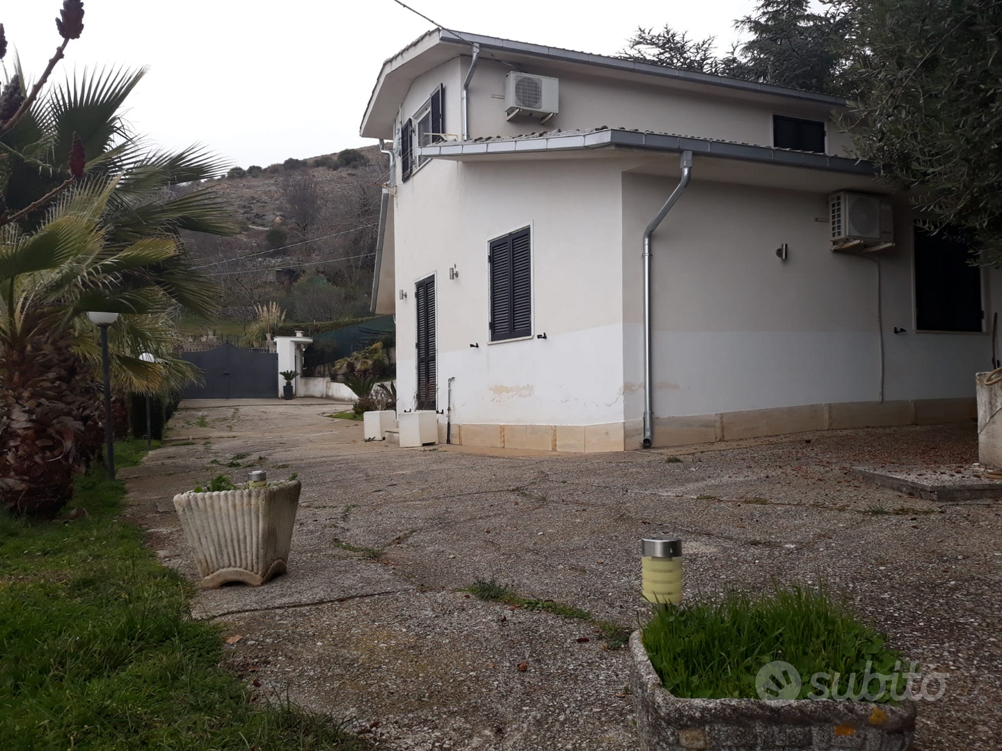 Villa con piscina - Vista 5