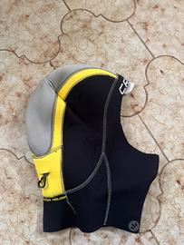 guanti e cappuccio da sub