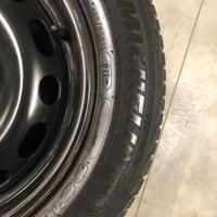Cerchi con gomme invernali Michelin Alpin 5