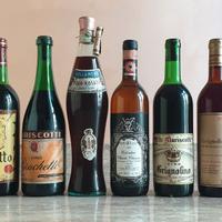 Bottiglie di Vino Vintage da Collezione
