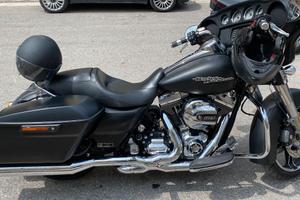 Harley-Davidson Touring Street Glide 2014 25000 KM
