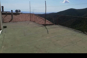 Casa su due livelli semi indipendente